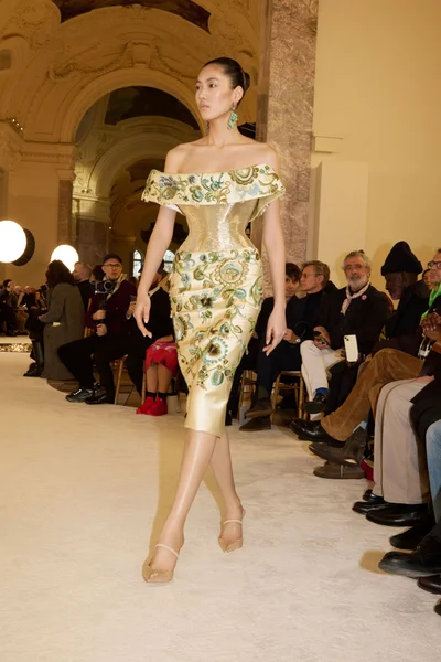 Look 30